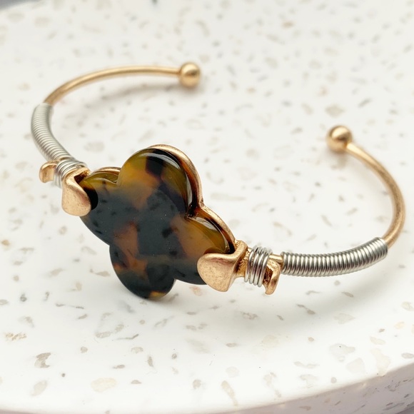 Tortoise Shell Clover Cuff Bracelet - Picture 6 of 7